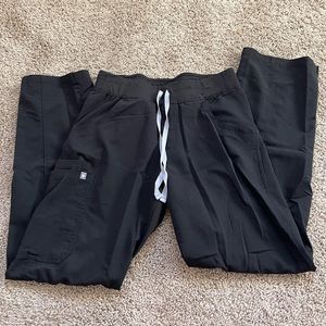 Kade cargo figs scrub pants black size small